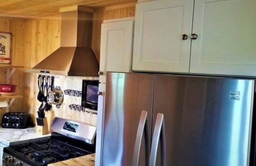 Fox Lake Condo | Quiet & Cozy Cabin Across from Fox Lake 🚤