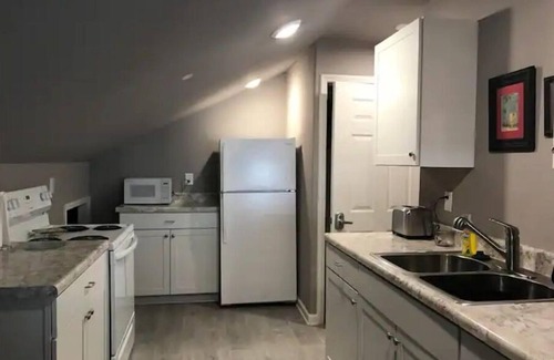 Gibson Apartment | quiet, cozy, country loft close to everything