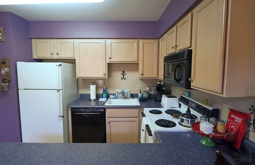Fraser Condo | Quiet Cozy Fraser Getaway for 7!