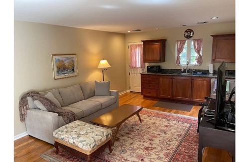 Altadena Cottage | Quiet, Cozy, Mediterranean style back house.