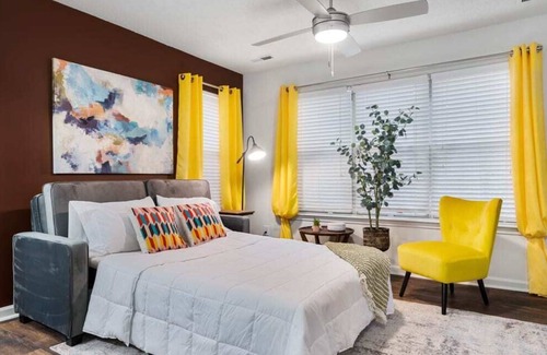 Meadowbrook Apartment | Quiet & Cozy Neighborhood | Comfy King Bed