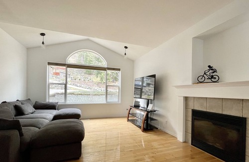 Taghum House | Quiet & Cozy Nelson Family Home