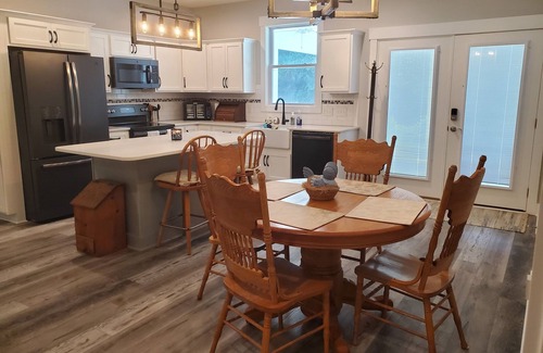 Castle Hayne House | Quiet & Cozy New Home Close to River, Beaches, & Downtown Wilmington