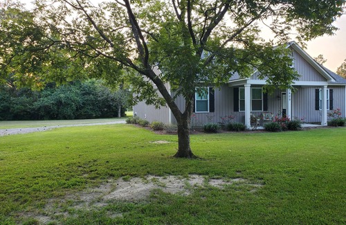 Castle Hayne House | Quiet & Cozy New Home Close to River, Beaches, & Downtown Wilmington