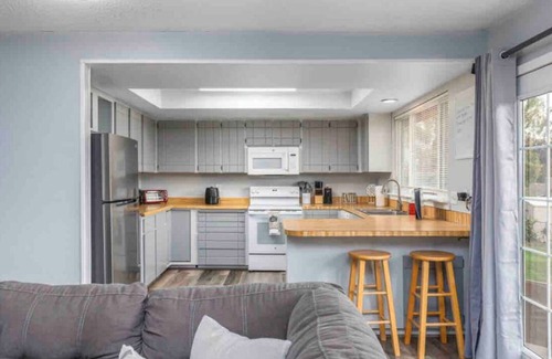 South Richland House | Quiet & Cozy South Richland Home