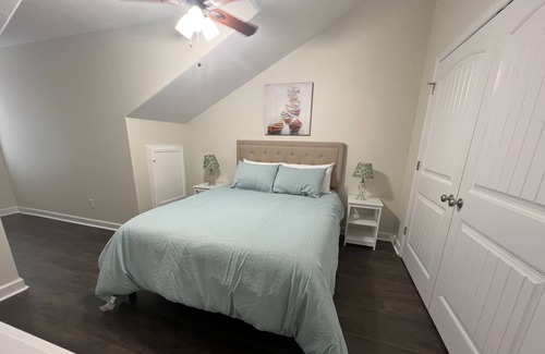 Thomasville House | Quiet, Cozy well furnished upscale townhome located in beautiful Thomasville Ga