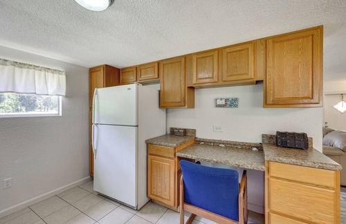 Pomona Park House | Quiet Crescent City Home w/Fire Pit, Boat Parking