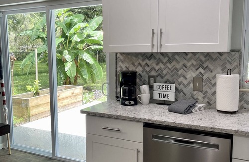 Crystal River House | Quiet Crystal River retreat, Near Three Sister Springs, Kings Bay, Free Kayaks
