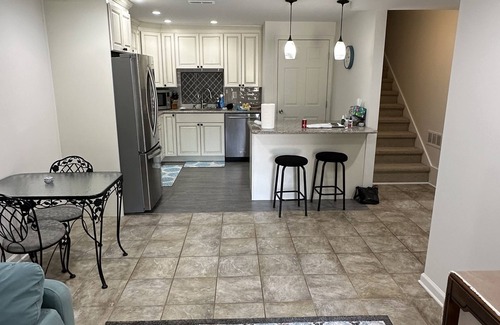 Dunwoody Apartment | Quiet Dunwoody Neighborhood