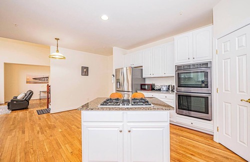 Bowie House | Quiet Escape with Easy DC Access-5BRMs Free Parking