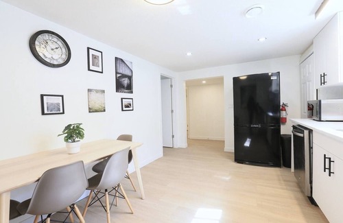 Brentwood House | Quiet Family Friendly, 4 min UofC Shops, 9 min DT