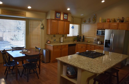 Monument House | Quiet Family Friendly Home near AFA/Downtown Monument/I25 - Great Monthly Rates!