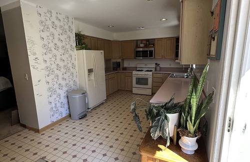 Fairview House | Quiet, Family Friendly, Up North Stay