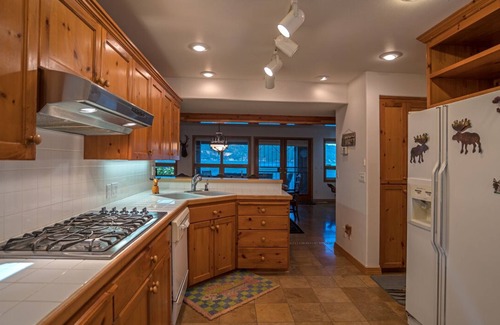 Harrison House | Quiet family-friendly house on lake CDA.