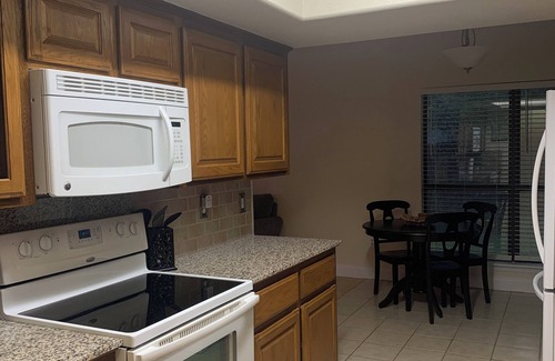 Lawton House | Quiet Family Friendly