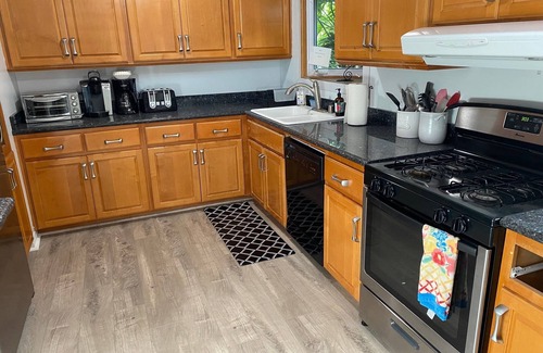 Bay Ho House | Quiet Family Neighborhood, centrally located