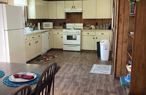 Russellville House | Quiet family space close to town. In walking distance of the baseball fields.