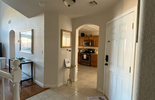 Cottonwood Terrace House | Quiet, gated exclusive private executive 3 bedrooms house.Pool, club house.