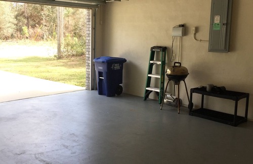 Citrus Springs House | Quiet Get Away In Custom Built Home. Nearby Fishing And Water Activities.