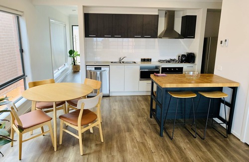 Charlemont House | Quiet getaway Surf-Coast & Geelong