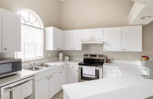 Nichols House | Quiet Getaway to Tampa & Orlando