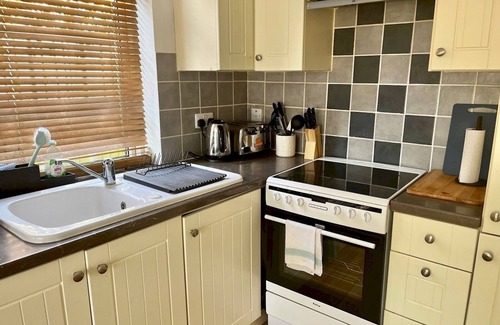 St Albans Apartment | Quiet Ground Floor Flat in St Albans with Parking| Pass the Keys
