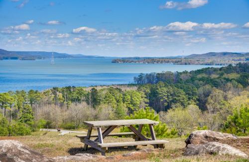 Guntersville House | Quiet Guntersville Cottage Near Lake Boat Parking