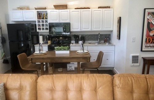 Newberg House | Quiet Haven Steps to All. Gated, Fenced, King Bed!