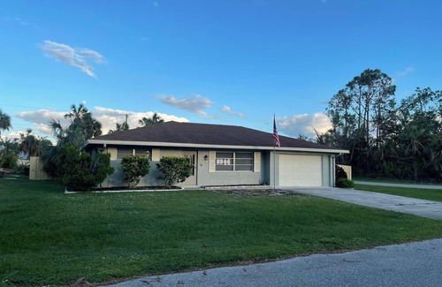Port Charlotte House | Quiet home with heated pool and privacy fence! Pet friendly!