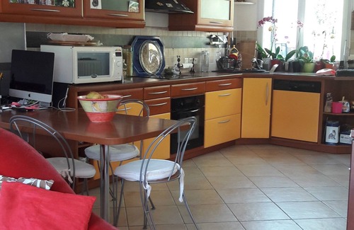 Le Plateau House | quiet house with private garden and parking - 20 minutes Paris - 30min Eurodisney