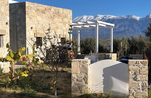 Pitsidia House | Quiet house in southern Crete, picturesque sea and mountain views, beach within walking distance