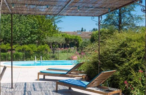 Roquemaure House | Quiet house in the green area with pool near major tourist sites