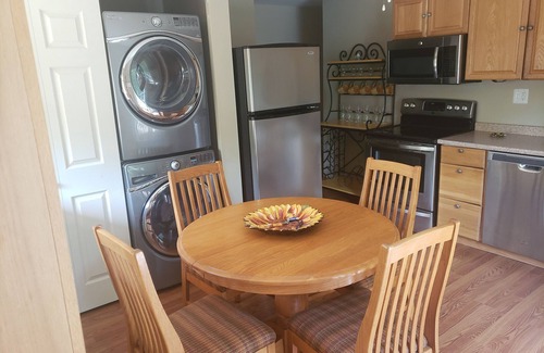 Kalkaska House | Quiet in the country 4-bedroom upper level house in lovely Kalkaska with WiFi