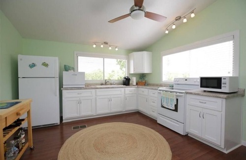 Matagorda House | Quiet In-Town Home