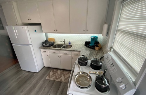 Lincolnton House | Quiet in Town Living - Nintendo - EV Charger - Spacious Vehicle Parking.