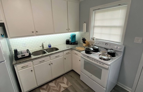 Lincolnton House | Quiet in Town Living - Nintendo - EV Charger - Spacious Vehicle Parking.