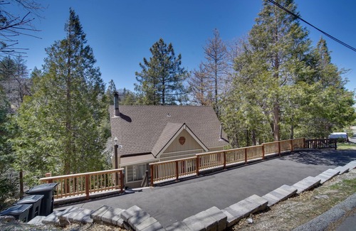Lake Arrowhead Cottage | Quiet Lake Arrowhead Retreat w/Large Deck!