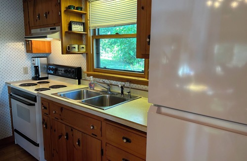 Beaver Cabin | Quiet lake vacation. Northwoods: Crivitz, Twin Bridges, and Peshtigo River area