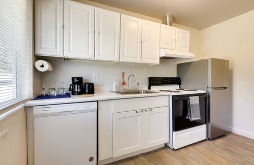 Clearlake Cabin | Quiet Lakefront Clearlake Vacation Rental!