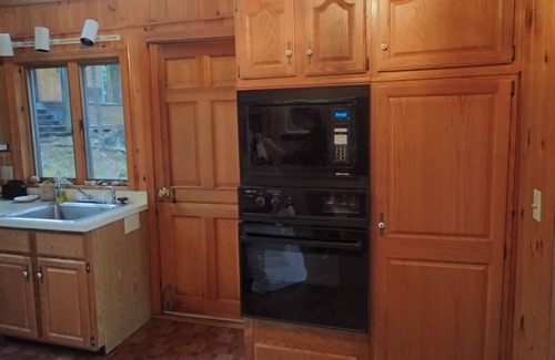 Mount Desert House | Quiet Lakefront Cottage near Acadia National Park