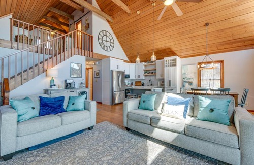 Eatonton House | Quiet Lakefront Eatonton House with Boat Dock!