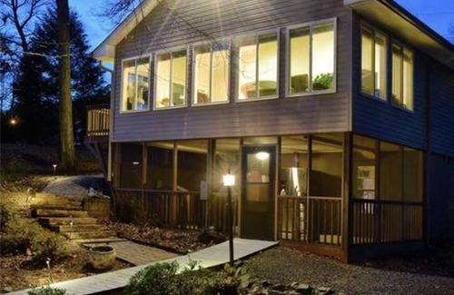 Mount Gilead House | Quiet Lakefront retreat minutes from full service marina and restaurant