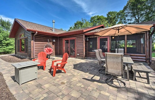 Siren House | Quiet Lakeside Cabin Patio and Stunning Views!
