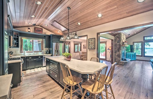 Siren Cabin | Quiet Lakeside Cabin: Patio & Stunning Views!