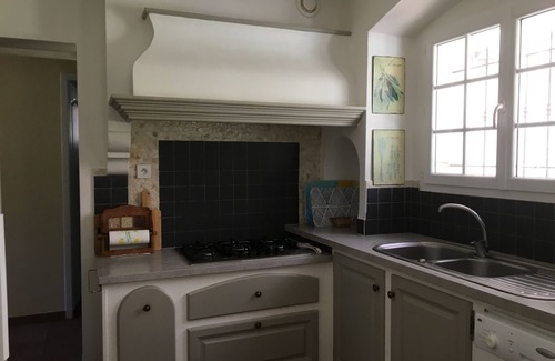 Maillane House | quiet large comfortable house with large swimming pool 12x5