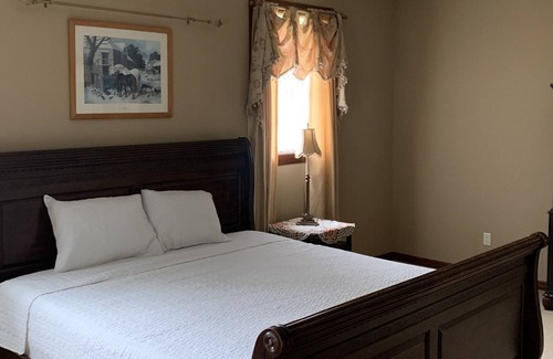 Oak Harbor House | Quiet large home on 10 acres