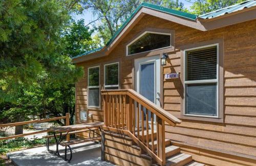 Kernville House | Quiet little pet friendly cabin