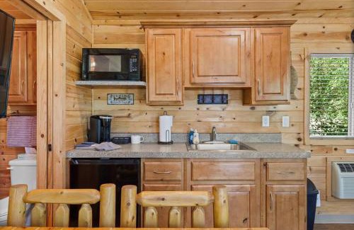 Kernville House | Quiet little pet friendly cabin