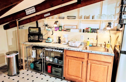 Clarkdale Apartment | Quiet Loft on acreage and small lake - 18yrs+