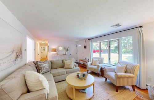 Harwich House | Quiet Long Pond Getaway